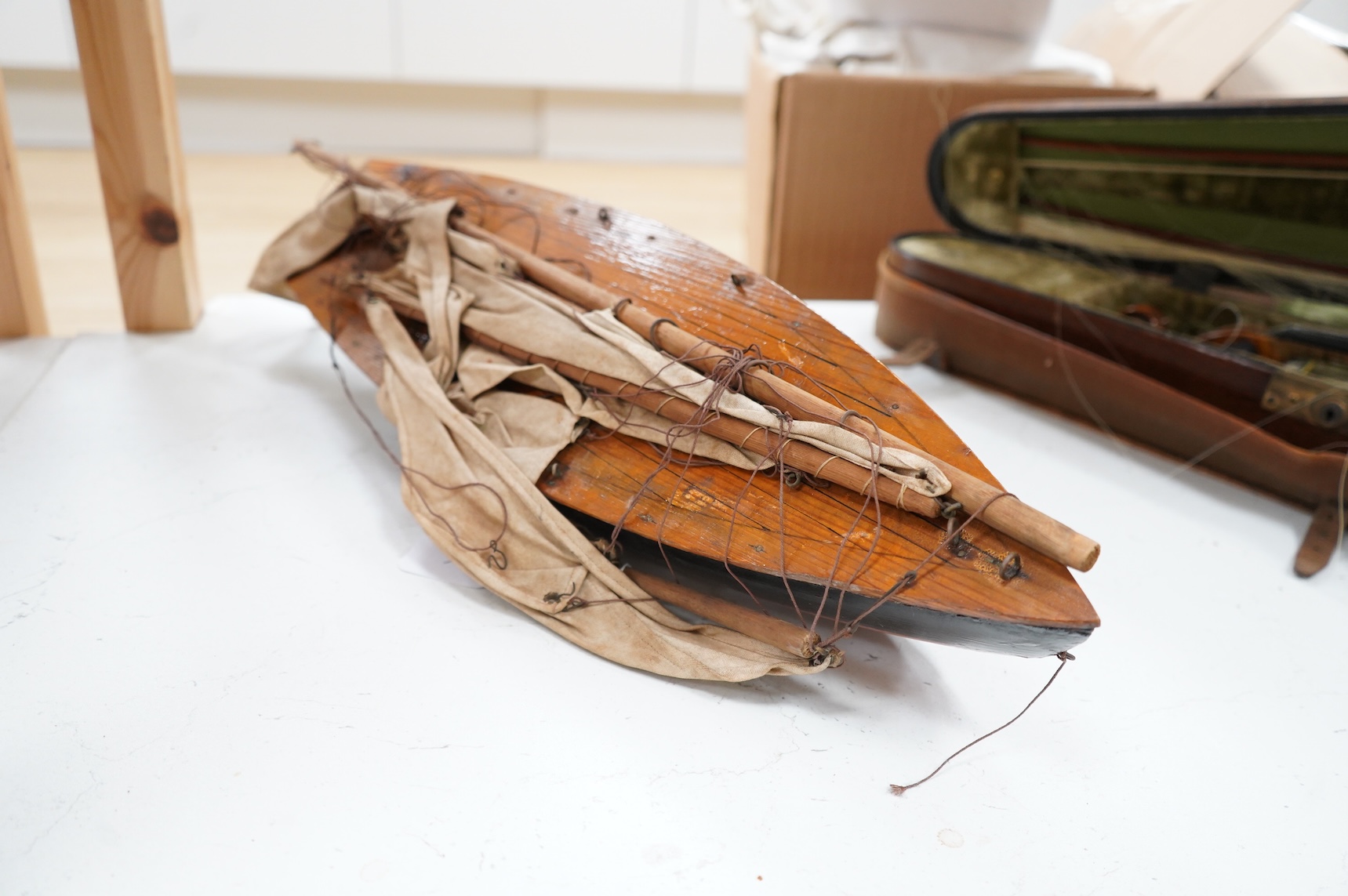 An early 20th century pond yacht